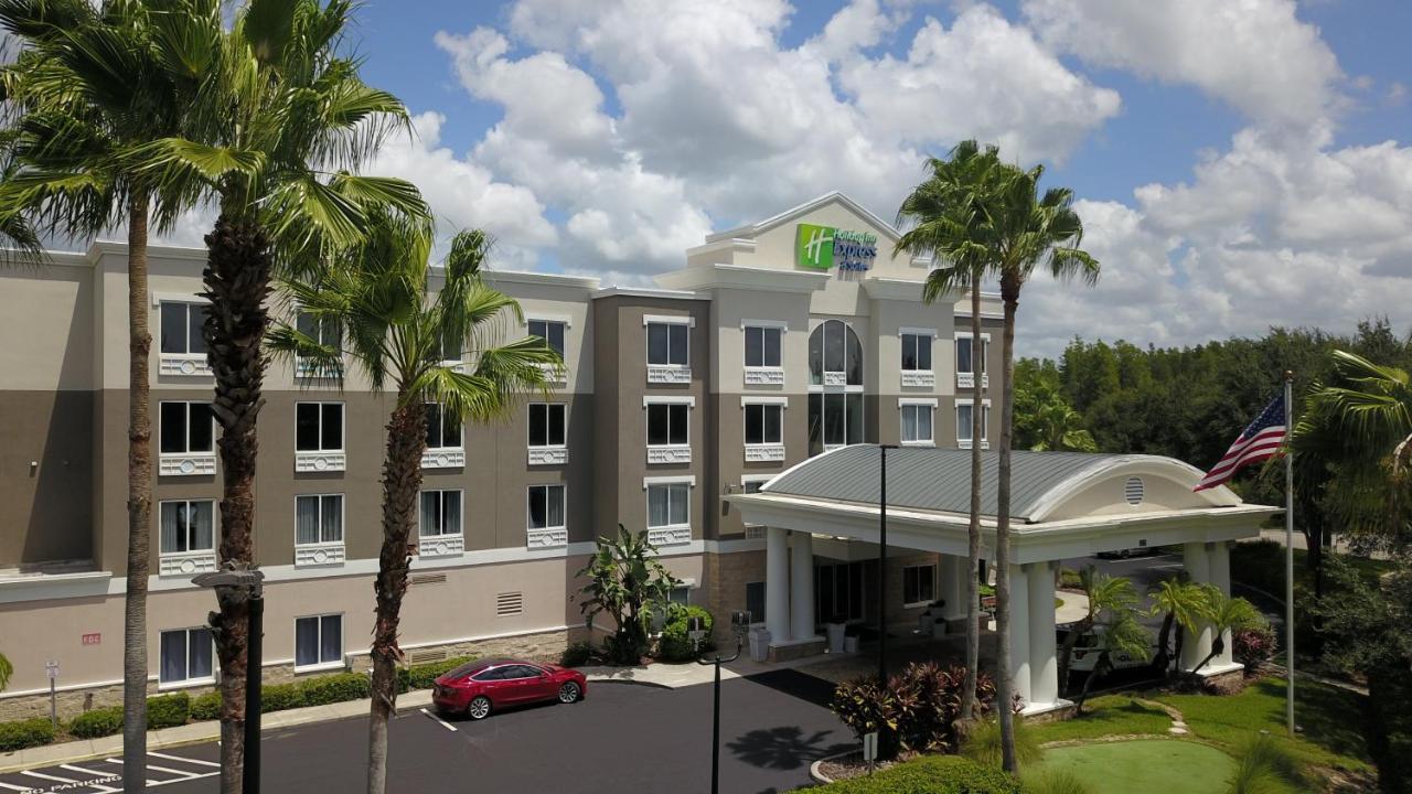 Holiday Inn Express And Suites Tampa I-75 At Bruce B. Downs, An Ihg Hotel Exterior foto